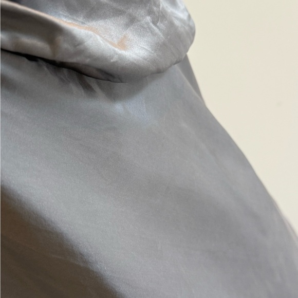 Isaac Mizrahi Silver Chemise with Bow Detail - Picture 3 of 6